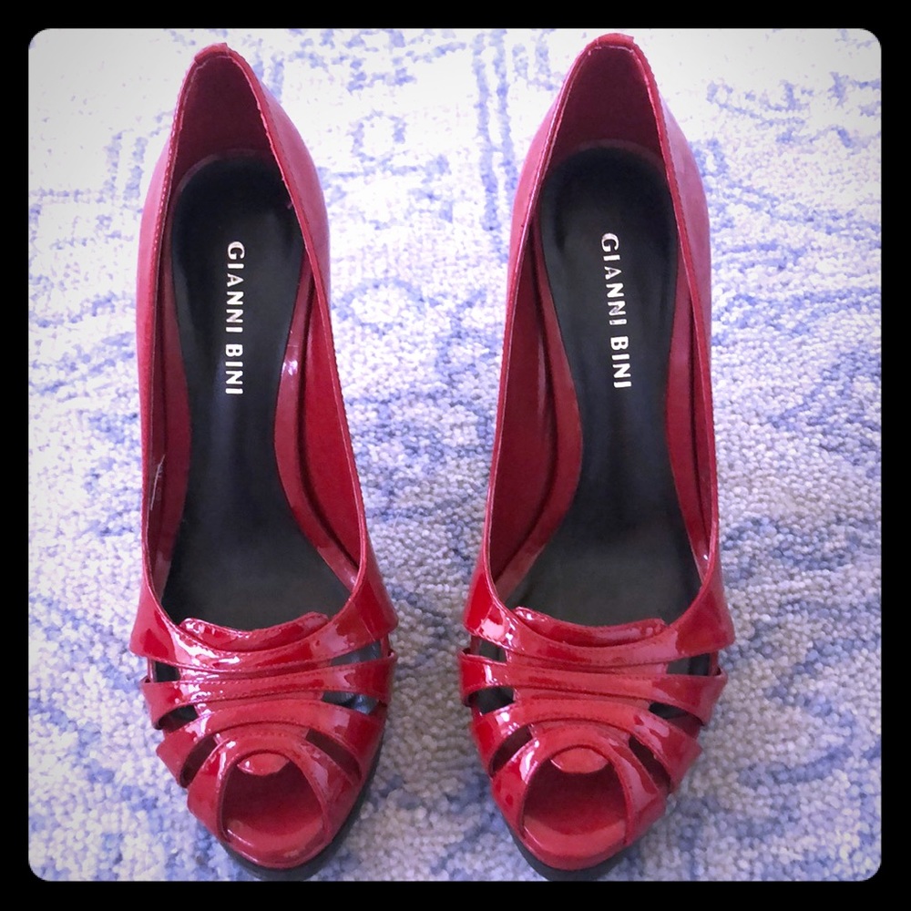 Gianni Bini Red parent heels